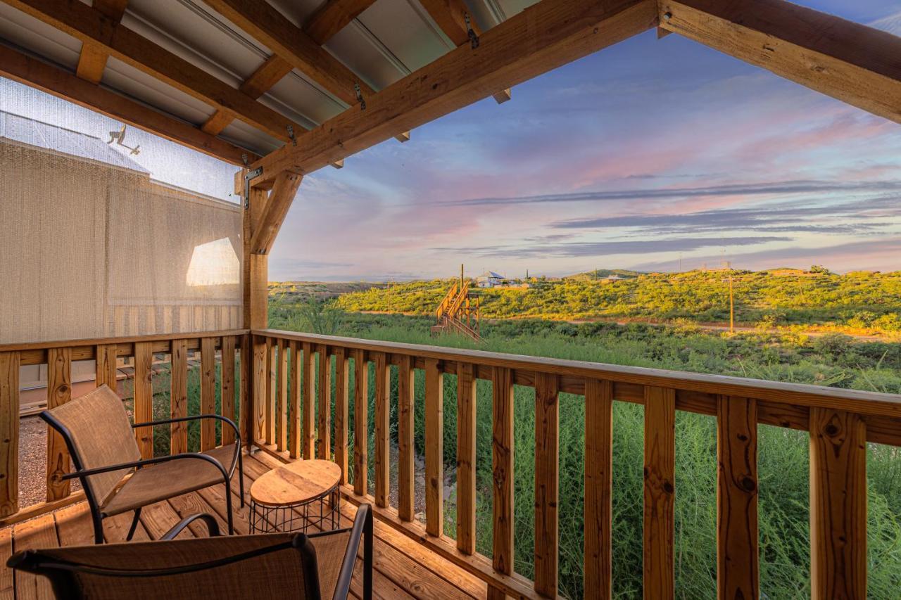 -Pet Friendly- Miners Cabin #5 -Two Double Beds - Private Balcony Tombstone Exterior photo