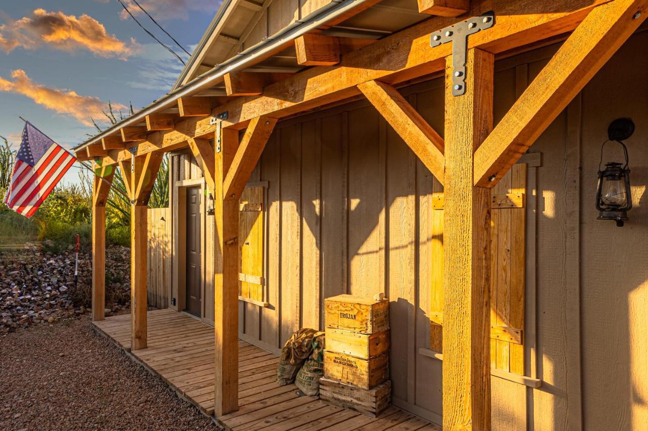-Pet Friendly- Miners Cabin #5 -Two Double Beds - Private Balcony Tombstone Exterior photo