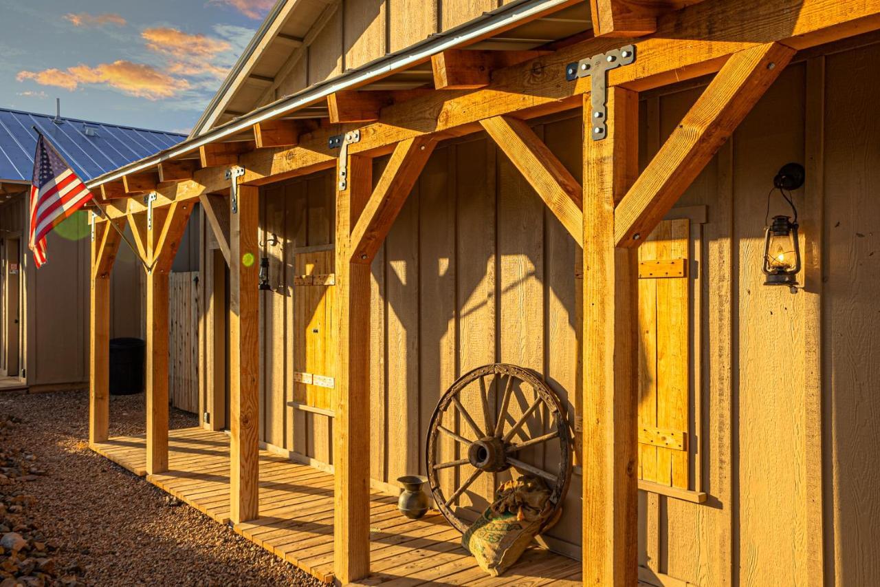 -Pet Friendly- Miners Cabin #5 -Two Double Beds - Private Balcony Tombstone Exterior photo